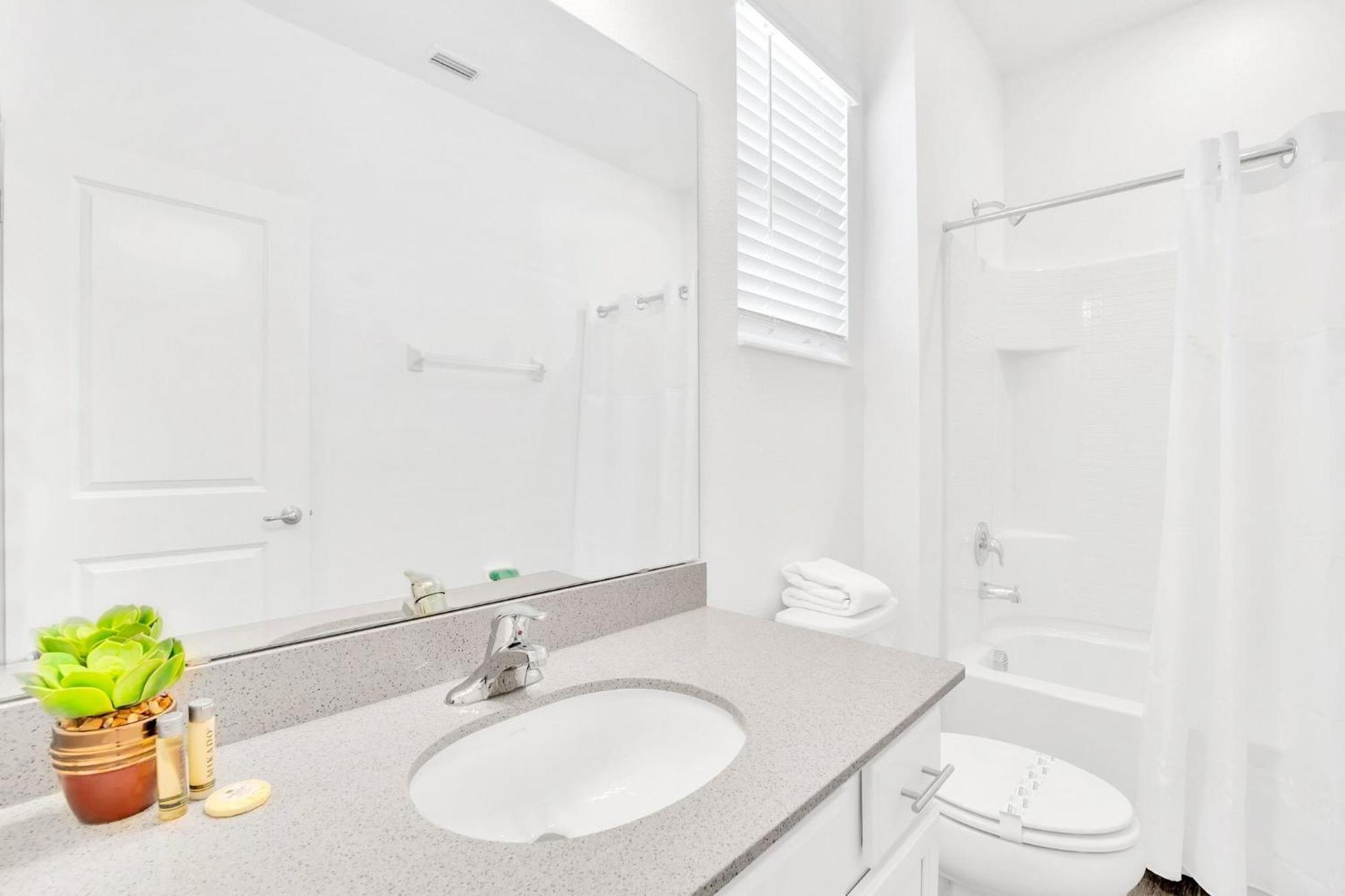 Stunning 9Br Home - Family Resort With Private Pool, Hot Tub, Games Room And Bbq! 키시미 외부 사진